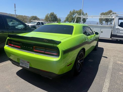 Used 2015 Dodge Challenger R/T Scat Pack w/ Driver Convenience Group RWD image 3