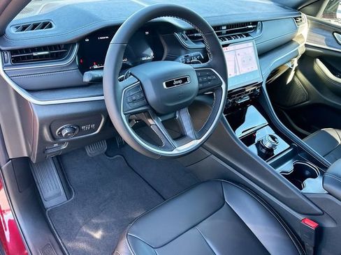 New 2025 Jeep Grand Cherokee Limited w/ Black Appearance Package image 6