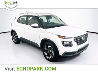 Used 2023 Hyundai Venue SEL video 1