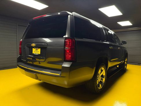 Used 2016 Chevrolet Suburban LTZ RWD image 4