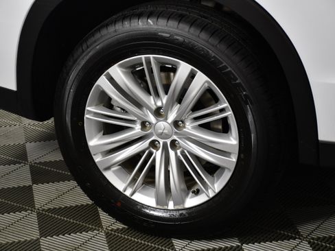 Used 2024 Mitsubishi Outlander ES AWD/4WD image 51