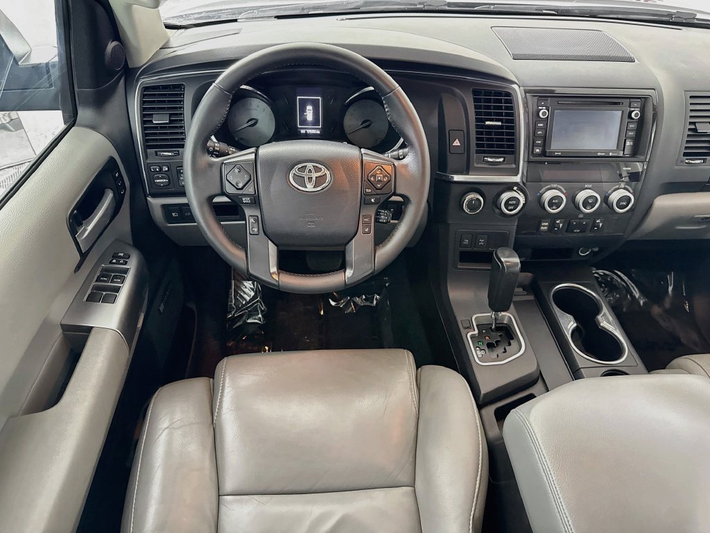 Used 2018 Toyota Sequoia Limited w/ Safety & Convenience Package AWD/4WD image 3