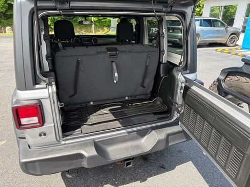 Used 2020 Jeep Wrangler Sport AWD/4WD image 6