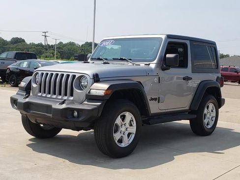Used 2021 Jeep Wrangler Sport AWD/4WD image 9