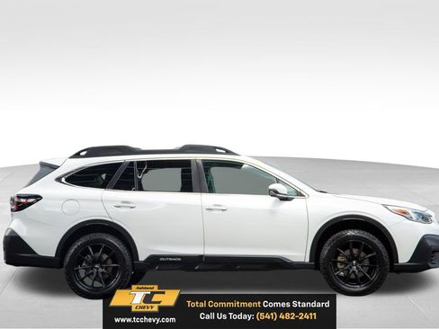 Used 2022 Subaru Outback Limited AWD/4WD image 5