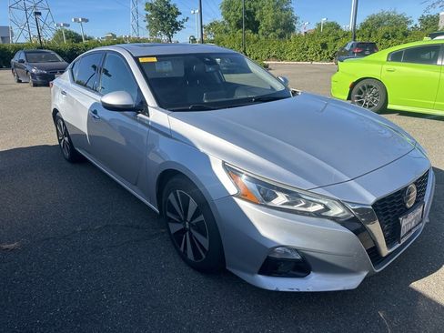Used 2019 Nissan Altima 2.5 SL image 1