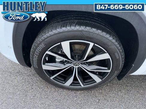 Used 2024 Volkswagen Atlas SEL Premium R-Line image 7