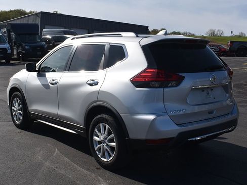 Used 2017 Nissan Rogue AWD image 2