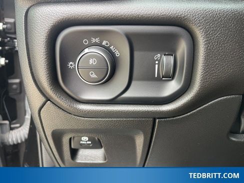 Used 2022 RAM 1500 Big Horn image 36