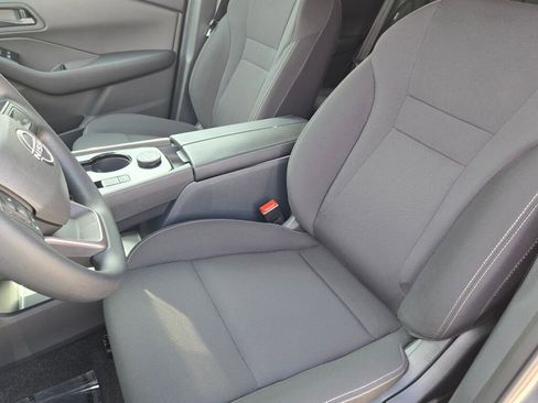 Used 2026 Nissan Rogue S AWD/4WD image 17