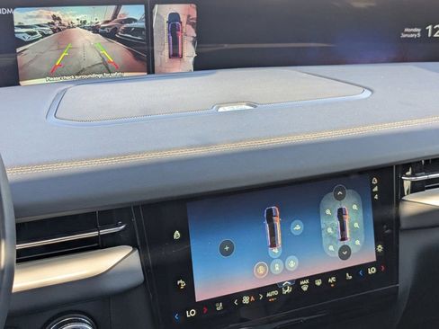 New 2026 Lincoln Navigator L Reserve w/ Jet Appearance Package image 24