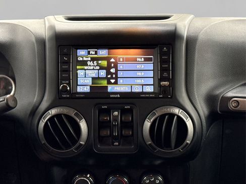 Used 2016 Jeep Wrangler Unlimited Sport image 17