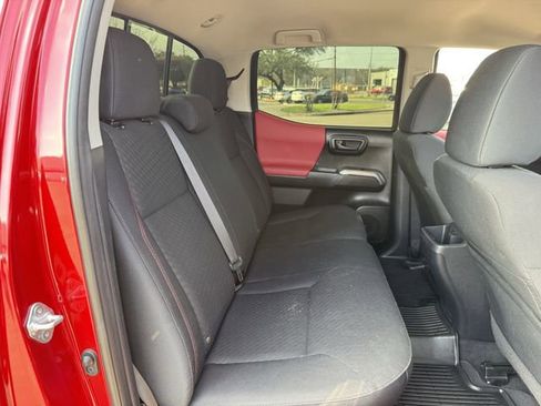 Used 2021 Toyota Tacoma SR5 RWD image 29
