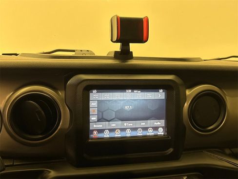 Used 2019 Jeep Wrangler Unlimited Sport S image 21