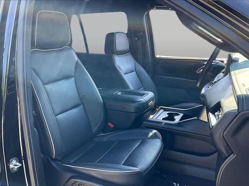Used 2023 Chevrolet Tahoe Premier AWD/4WD image 9