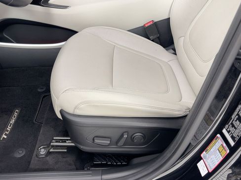 Used 2024 Hyundai Tucson Limited image 14