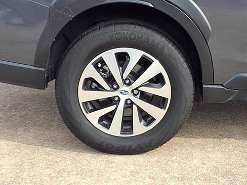 Used 2023 Subaru Outback Premium image 30