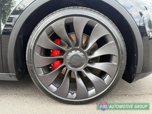 Used 2023 Tesla Model Y Performance AWD/4WD image 12