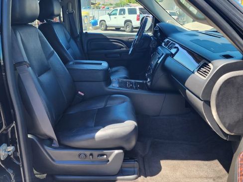 Used 2014 GMC Yukon Denali AWD/4WD image 6