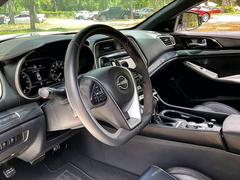Used 2023 Nissan Maxima SR w/ Sport Mat Group FWD image 14
