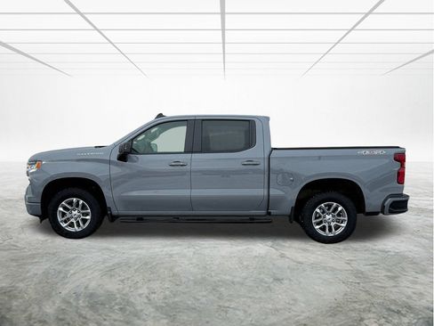 Used 2024 Chevrolet Silverado 1500 RST image 2