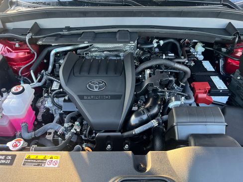 Used 2024 Toyota Grand Highlander XLE image 8