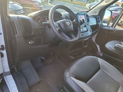 Used 2024 RAM ProMaster 2500 w/ Convenience Group image 16