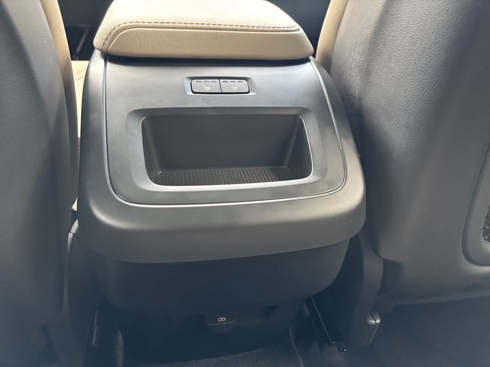 Used 2026 Volvo XC60 B5 Plus AWD/4WD image 16