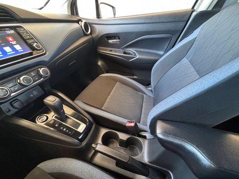 Used 2025 Nissan Versa SV FWD image 34