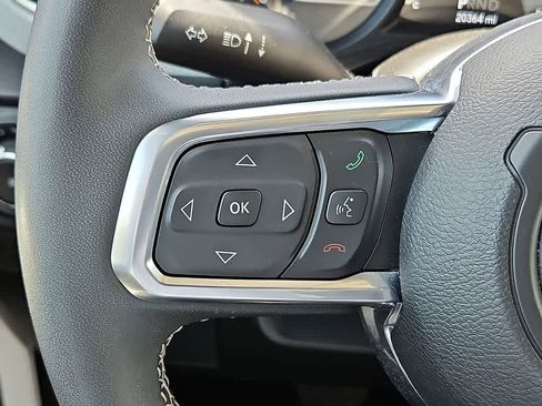 Used 2025 Jeep Wrangler Unlimited Sahara AWD/4WD image 19