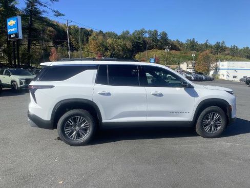 New 2026 Chevrolet Traverse LT image 6