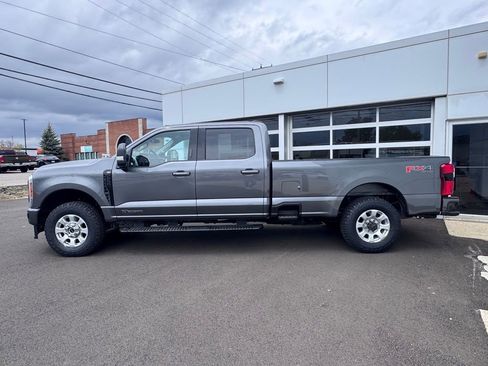 Used 2023 Ford F250 XLT w/ XLT Premium Package AWD/4WD image 2