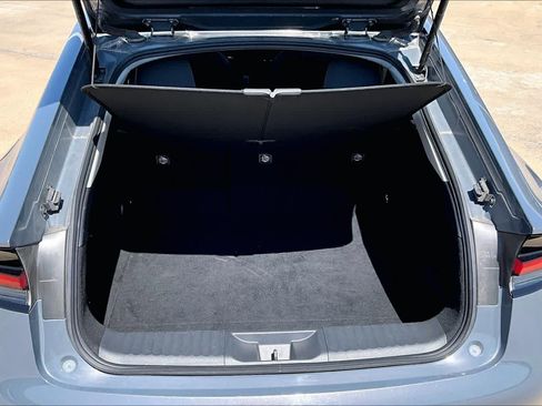 Used 2025 Toyota Prius LE FWD image 30
