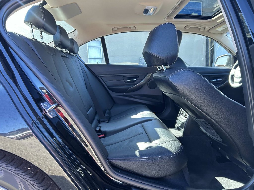 Used 2013 BMW 328i xDrive Sedan AWD/4WD image 14