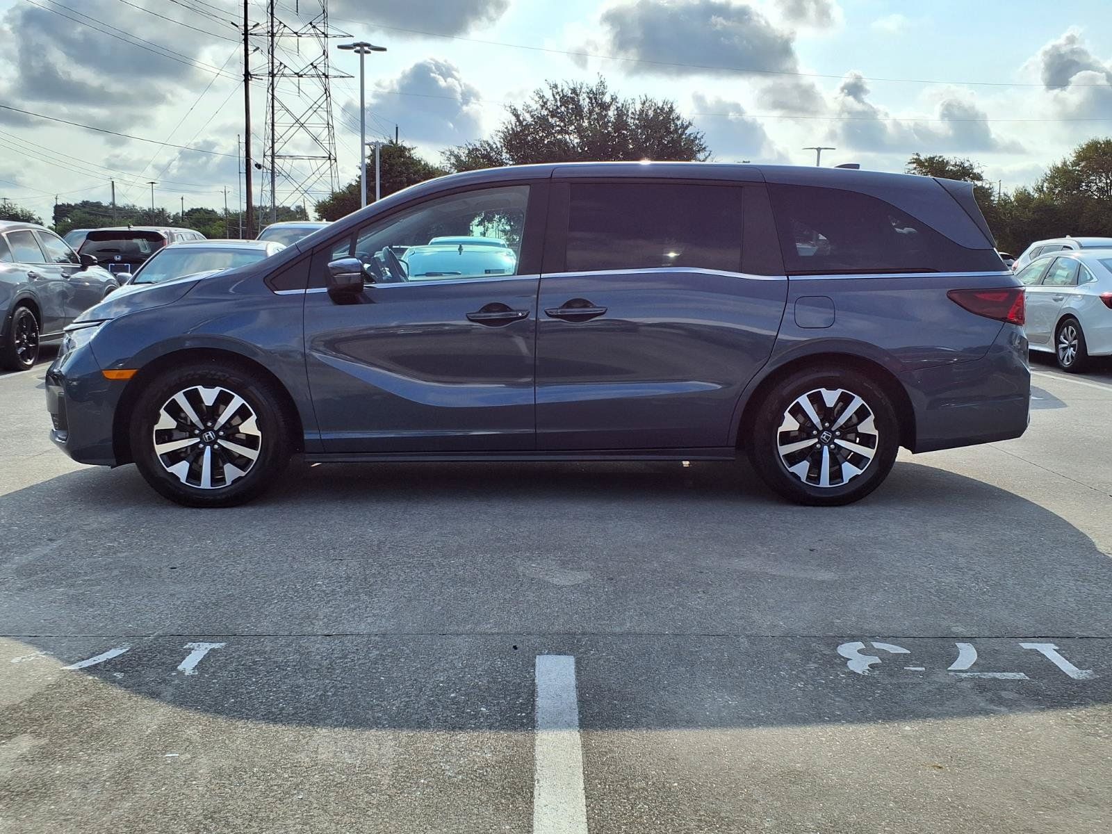 Certified 2025 Honda Odyssey EX-L image 24