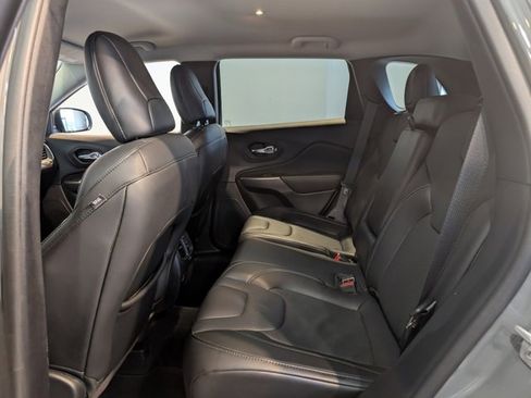 Used 2021 Jeep Cherokee Latitude Lux image 24