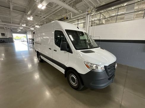 Used 2025 Mercedes-Benz Sprinter 2500 image 7