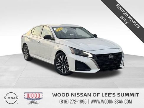 Used 2024 Nissan Altima 2.5 SV image 1