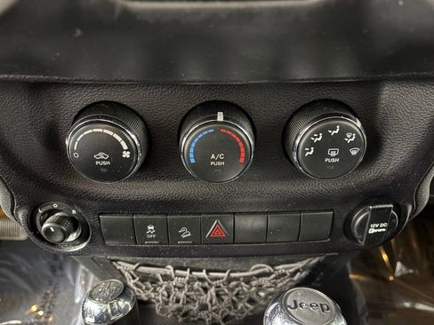 Used 2014 Jeep Wrangler Unlimited Sport w/ Quick Order Package 24S image 17