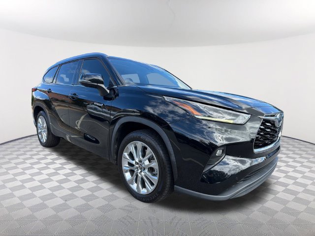 Used 2021 Toyota Highlander Limited FWD image 3
