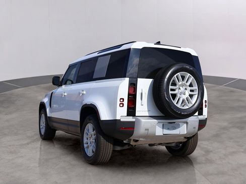 New 2025 Land Rover Defender 110 S image 7