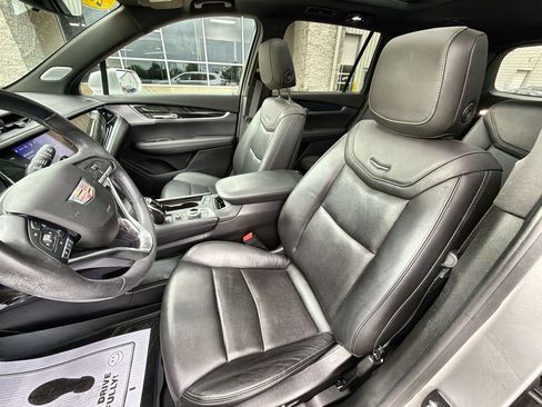 Used 2020 Cadillac XT6 Premium Luxury AWD/4WD image 13