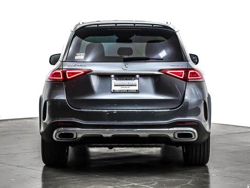 Used 2022 Mercedes-Benz GLE 450 4MATIC w/ Revised AMG Line Exterior image 4