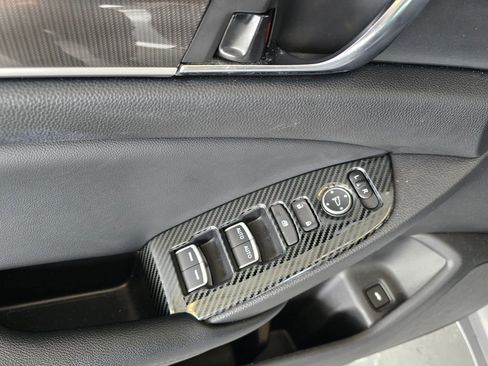Used 2021 Honda Accord Sport image 9