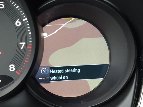 Used 2023 Porsche Macan image 32