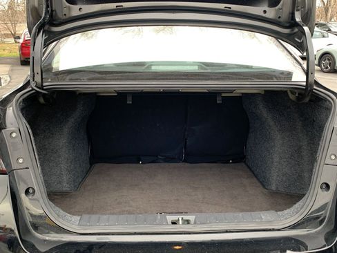 Used 2025 Nissan Versa SV w/ Trunk Package image 29