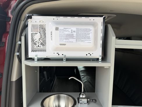 Used 2020 Ford Transit Connect XLT image 33