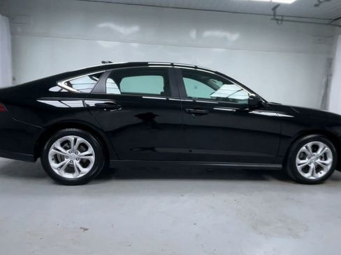 Used 2025 Honda Accord LX image 9
