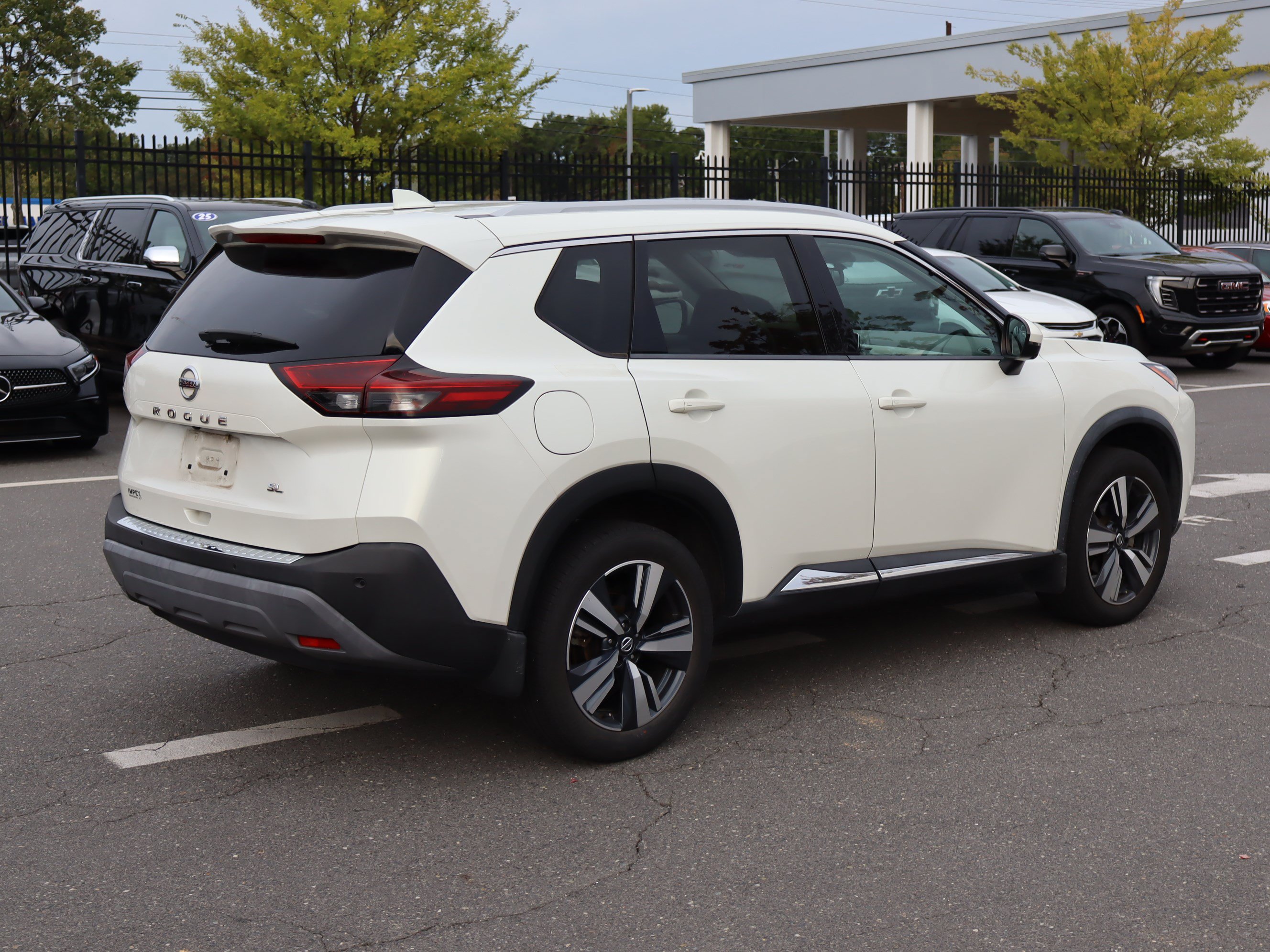Used 2021 Nissan Rogue SL FWD image 21