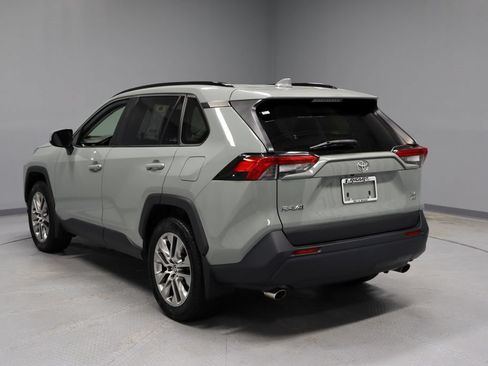 Used 2022 Toyota RAV4 XLE Premium AWD/4WD image 8
